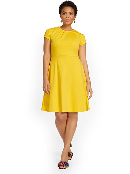 42.95 PLEATED NCK FLARE