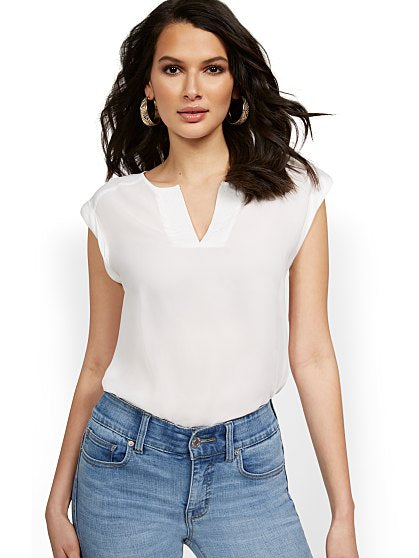 36.95 SPLITNECK BLOUSE