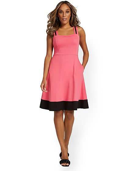 42.95 COLBLCK SQUARE STRA