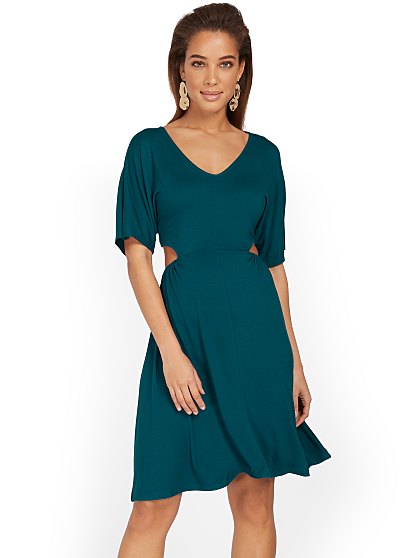 59.95 SHORT KNIT W CUTOUT