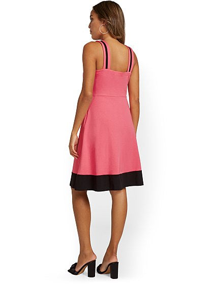 42.95 COLBLCK SQUARE STRA