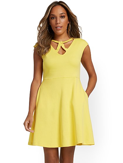 42.95 TWIST NECK FLARE