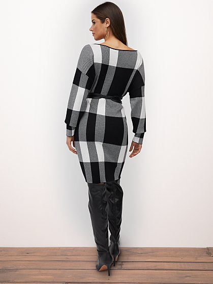 89.95 BW PLAID SWTR DRESS