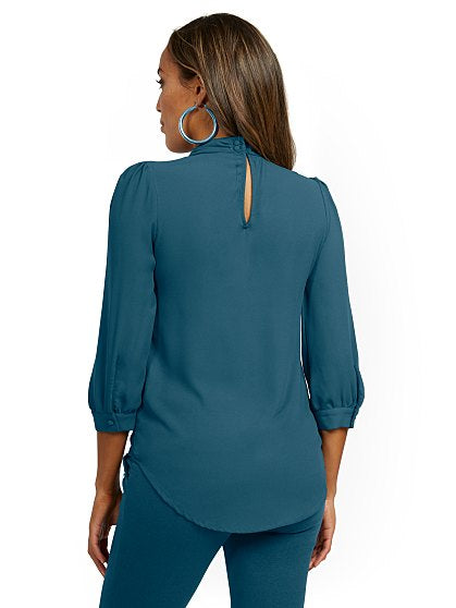 46.95 T BOW BLOUSE SOLID
